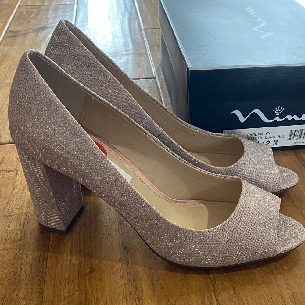 Nina Glitter Block Heel Pumps in Pink